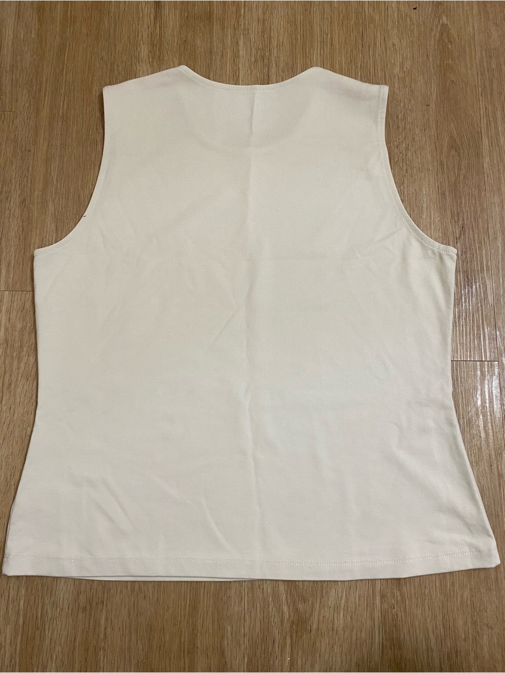 Adrienne Vittadini Cream Sleeveless Crewneck Tank Top - Picture 2 of 5
